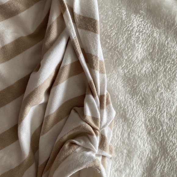 💓White House Black Market One Shoulder Top - Picture 8 of 12